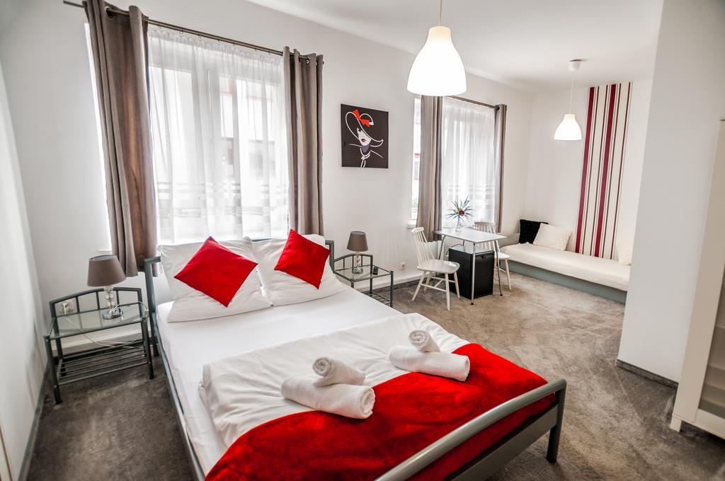 Lew Hostel Inowrocław Εξωτερικό φωτογραφία