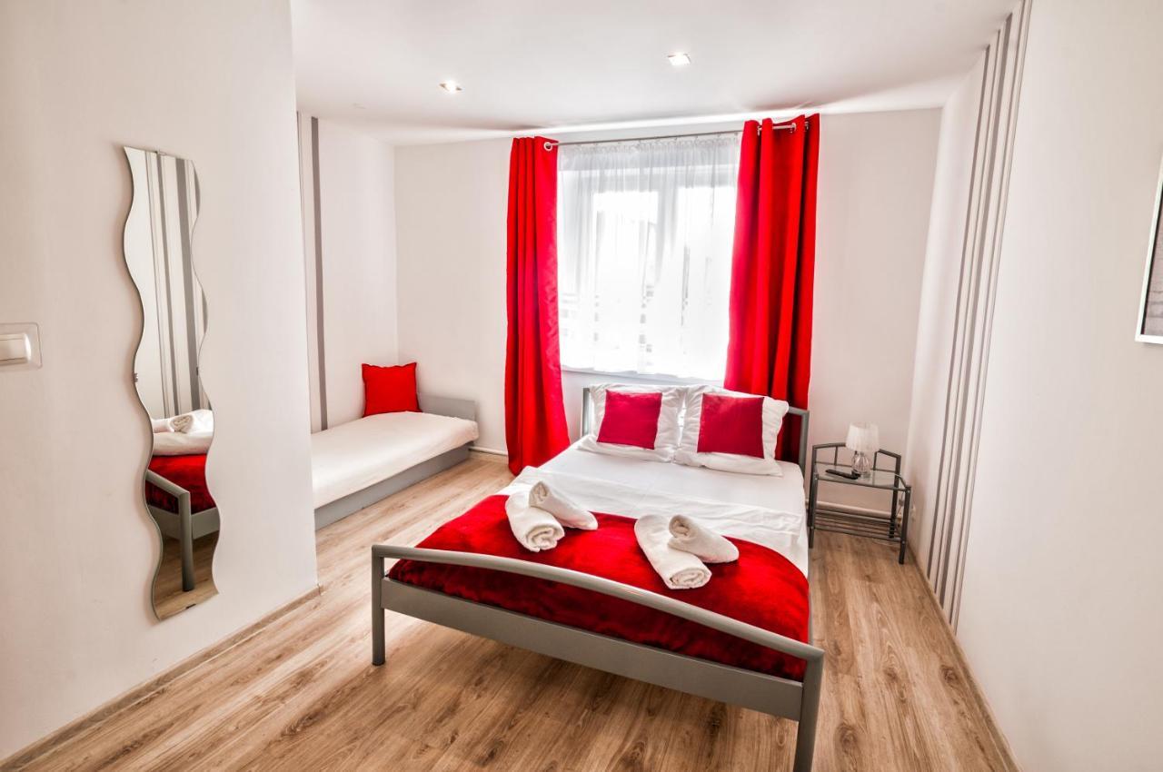 Lew Hostel Inowrocław Εξωτερικό φωτογραφία